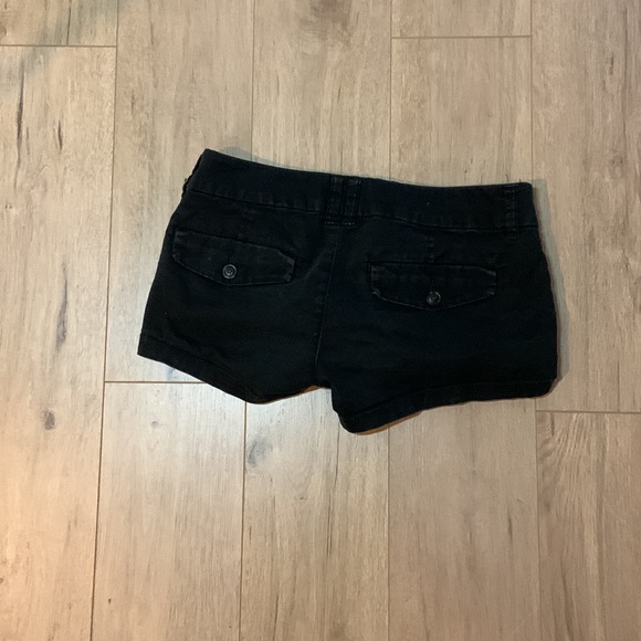 Black shorts - Picture 4 of 4